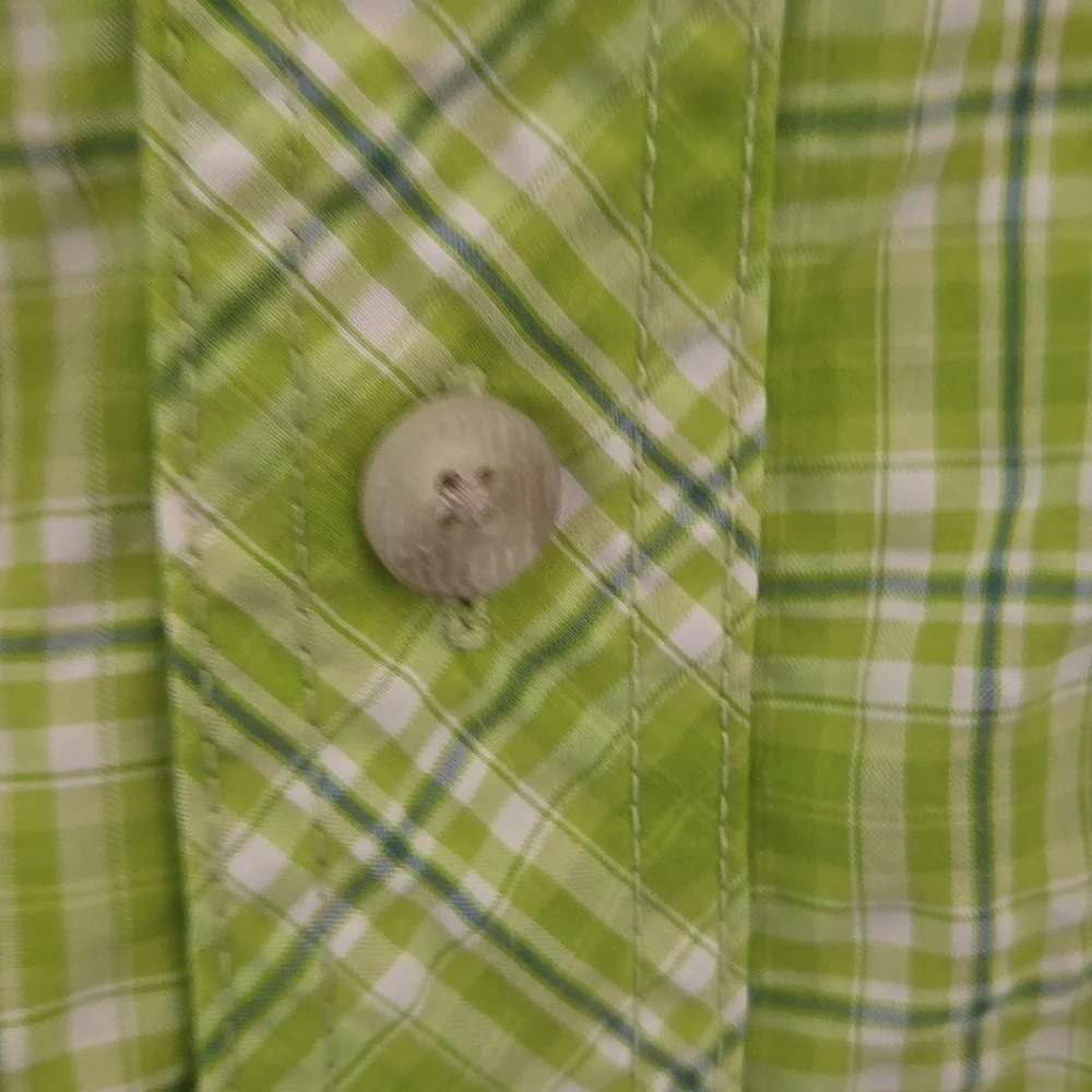 Cabela's plaid short sleeve shirt - Picture 6 of 10